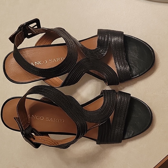 Beautiful high heeled sandals - Picture 3 of 5